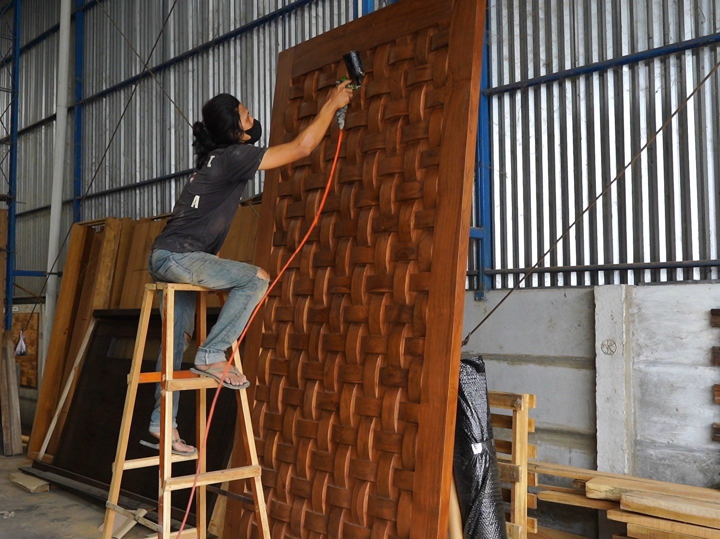 C4150.MP4_snapshot_00.04.210